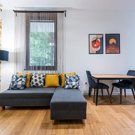 Vertigo Modern Studio-Free Private Parking-Fast Wi-Fi 诺威萨 外观 照片