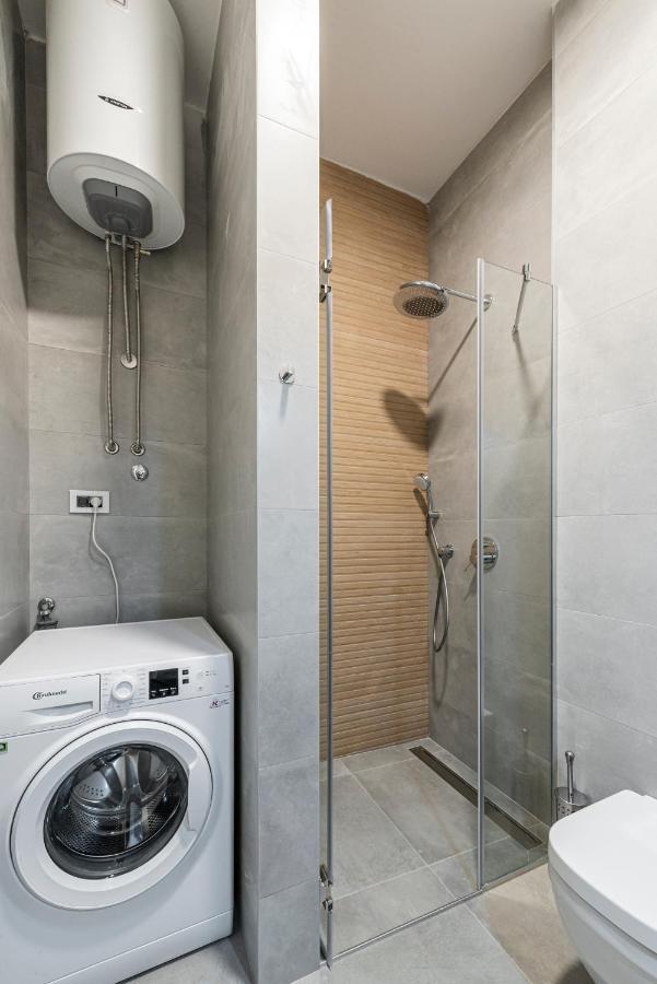 Vertigo Modern Studio-Free Private Parking-Fast Wi-Fi 诺威萨 外观 照片
