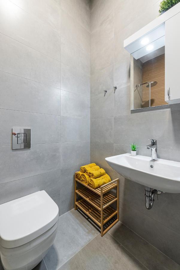 Vertigo Modern Studio-Free Private Parking-Fast Wi-Fi 诺威萨 外观 照片
