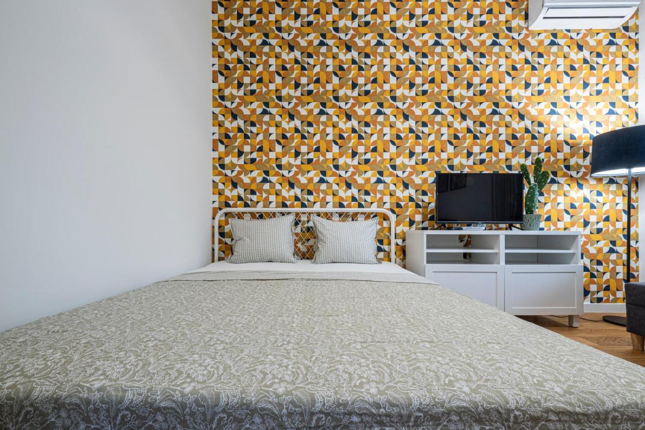 Vertigo Modern Studio-Free Private Parking-Fast Wi-Fi 诺威萨 外观 照片