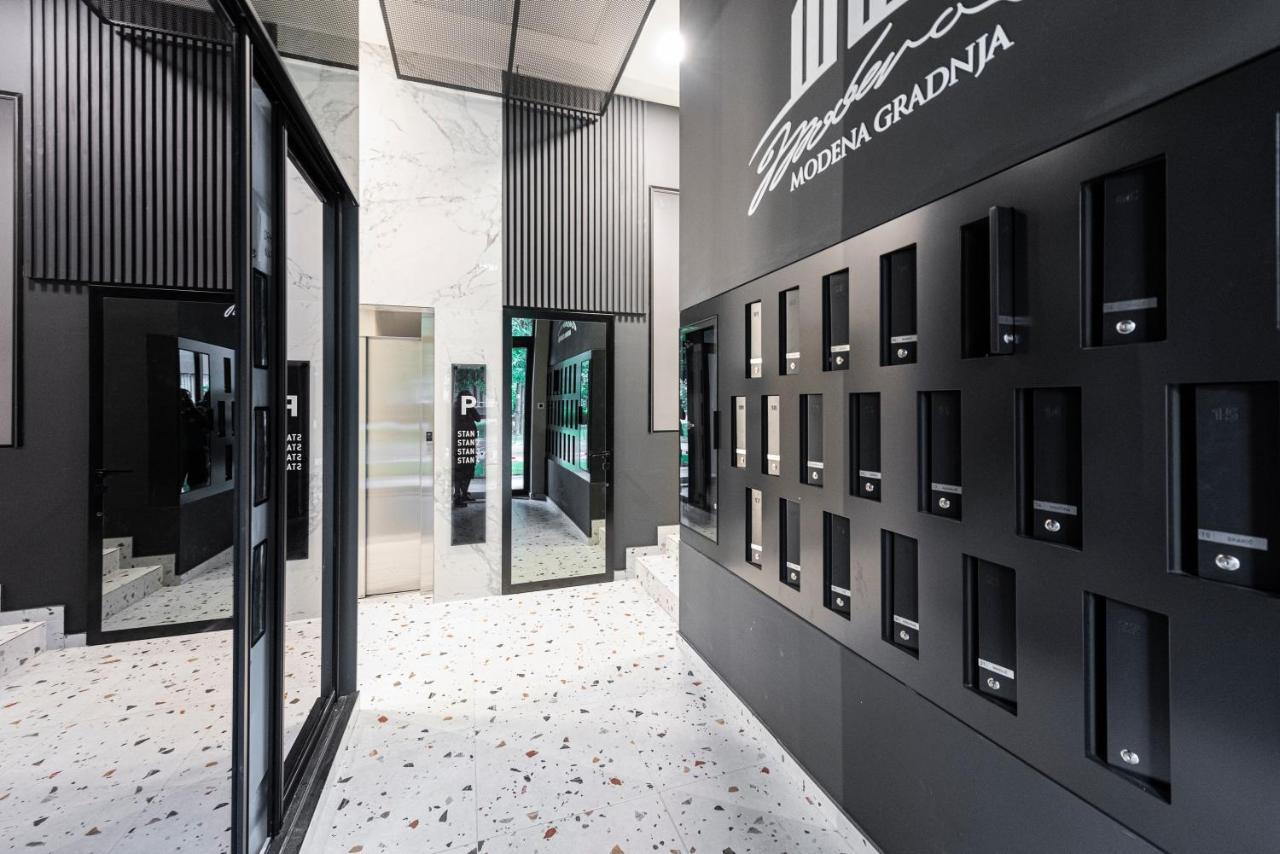 Vertigo Modern Studio-Free Private Parking-Fast Wi-Fi 诺威萨 外观 照片