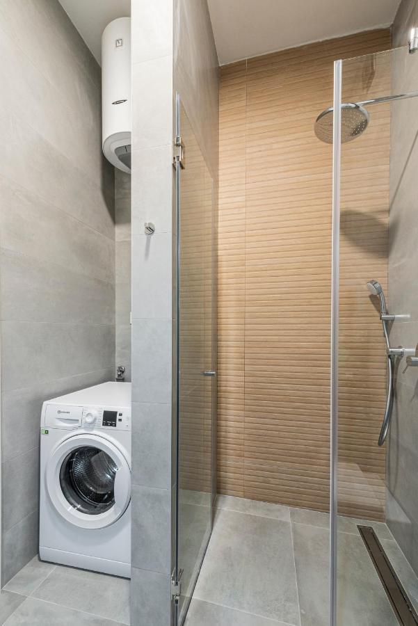 Vertigo Modern Studio-Free Private Parking-Fast Wi-Fi 诺威萨 外观 照片