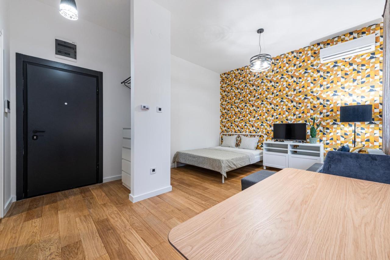 Vertigo Modern Studio-Free Private Parking-Fast Wi-Fi 诺威萨 外观 照片